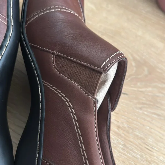 Clarks Dark Brown Leather Clogs with Button Detail - Picture 8 of 11